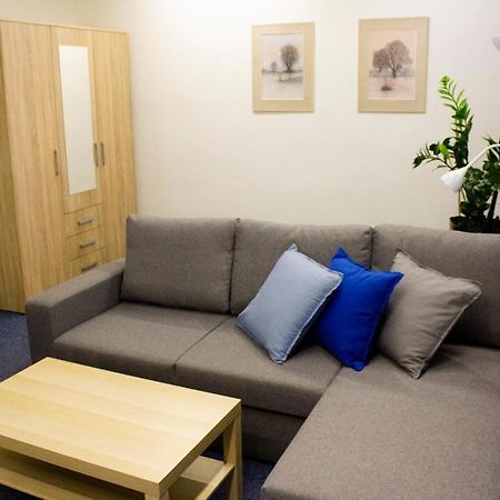 Blue Apartment In Beautiful English Style Garden With Atmosphere Praag Buitenkant foto